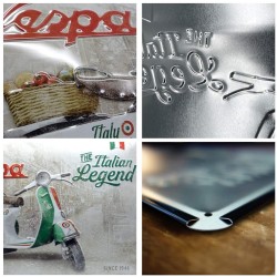 Vespa "The italian legend" - Plaque métal déco 40x30cm